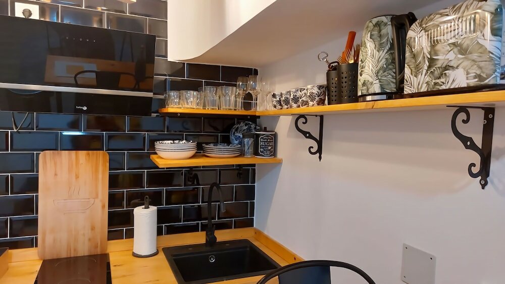 Фото Calle de Esteban Terradas 3 bajo