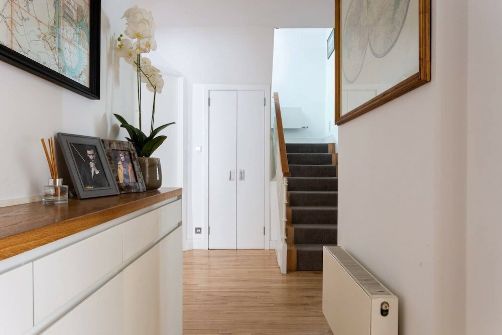 Фото Fantastic 5 Bed House in Kensington Near Museums