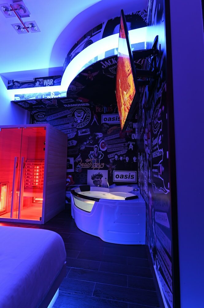 Фото Artemide Fiore Club