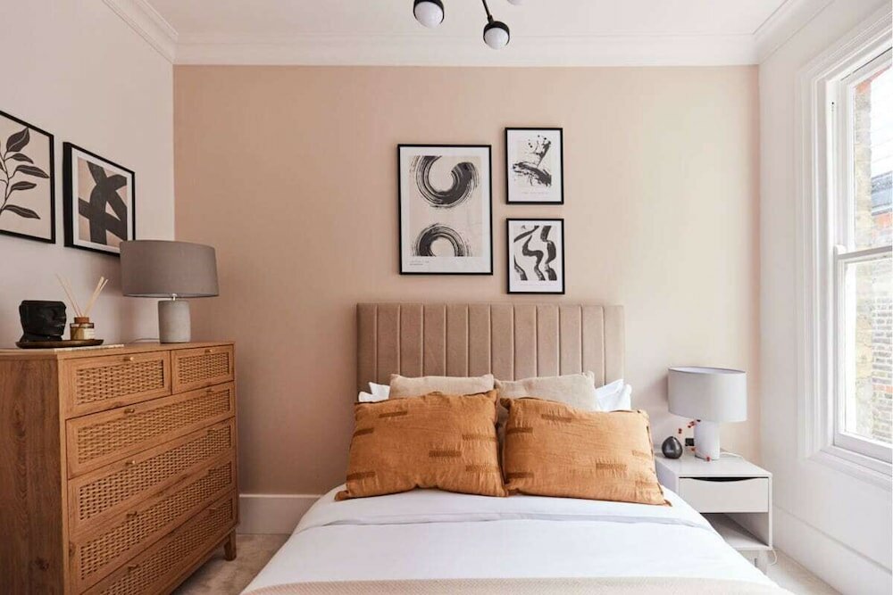 Фото The Elmfield Road Wonder - Dazzling 2bdr Flat