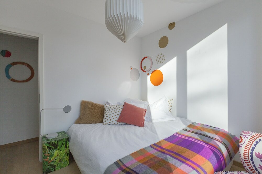 Фото Unit 6 - Colorful Smart Home Triplex Private Garden & Parking