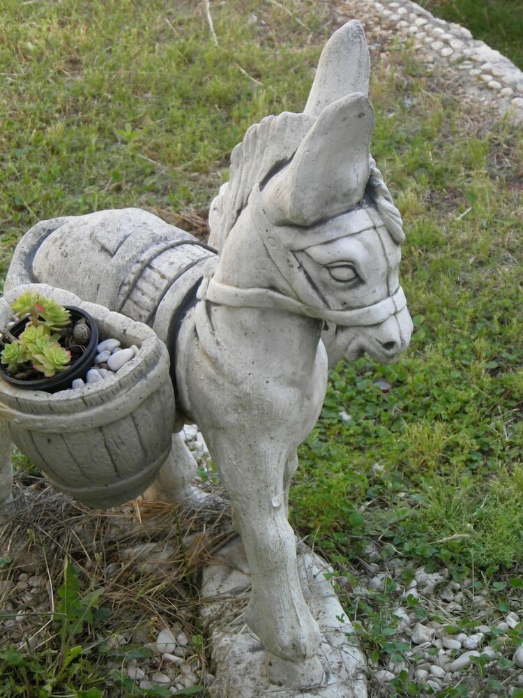 Фото Angela - With Beautiful Courtyard - Sa1