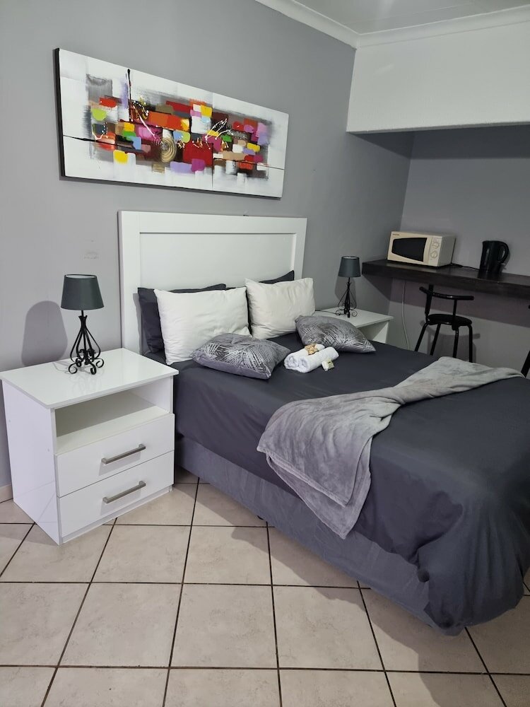 Фото Stay @ Home Airport Lodge