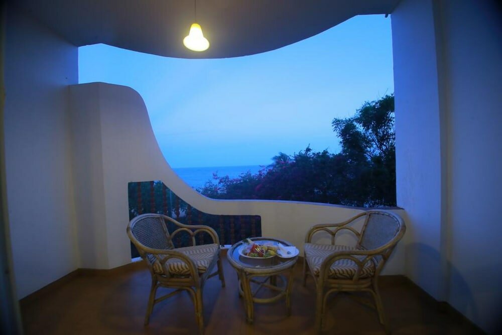 Фото Peacock Beach Resort & SPA