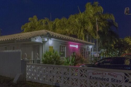 Гостиница Richard's Motel Extended Stay в Пемброк-Пайнс