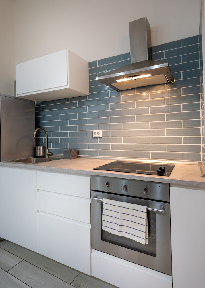 Фото Lie On Me Lazy Simon