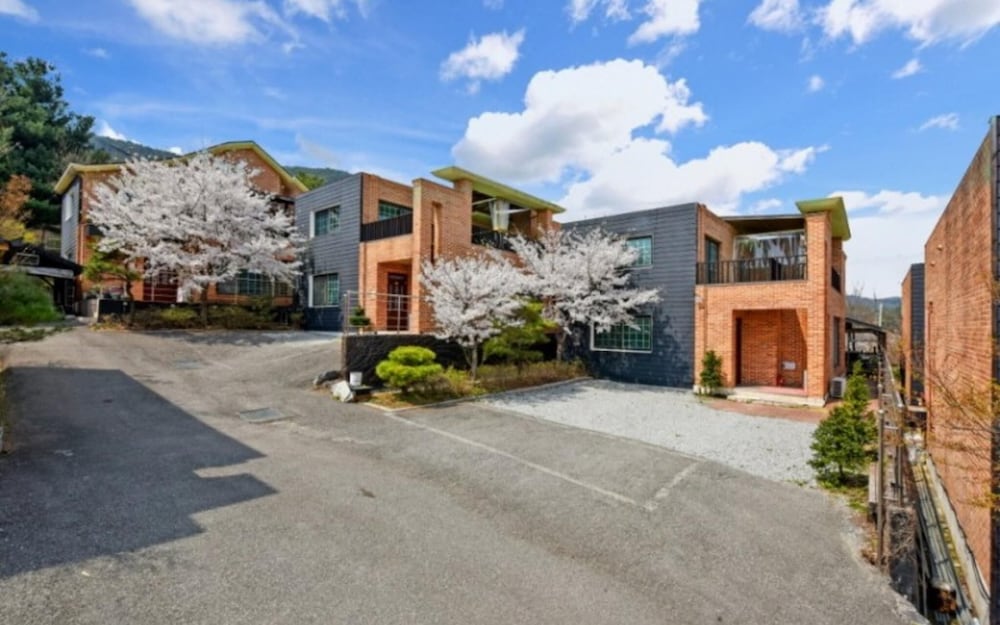 Фото Yesan Jeongdaun Pension