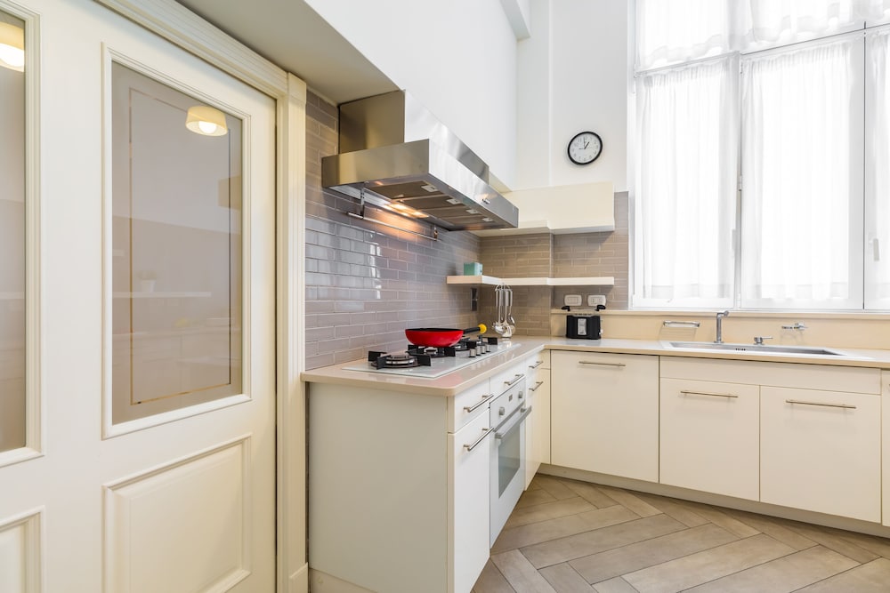 Фото Elegante Appartamento A Piazza Dei Martiri