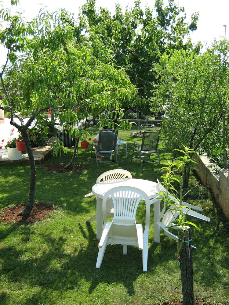 Фото Apartmani Dragović Brodarica