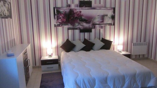 Гостиница Chambre D'Hotes Les Glycines в Туле
