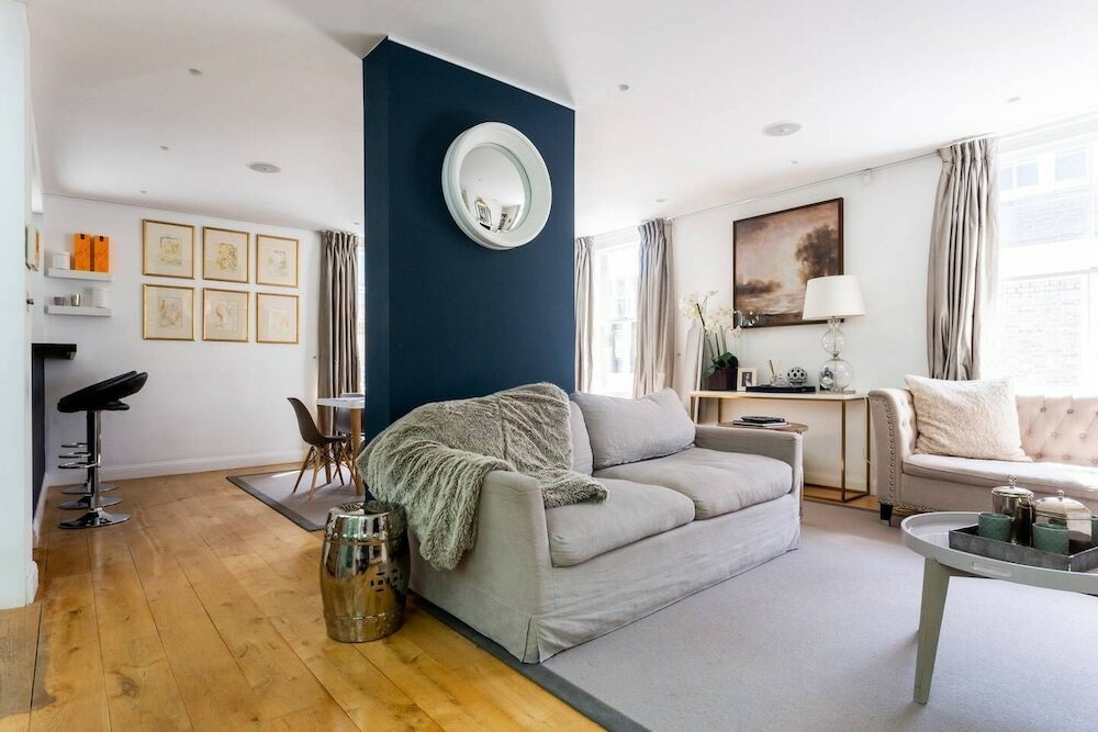 Фото Fantastic 5 Bed House in Kensington Near Museums