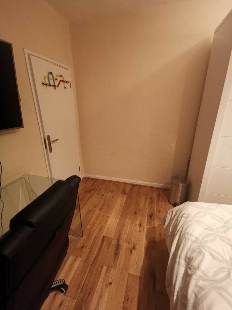 Фото Umbrella Properties Woolwich London