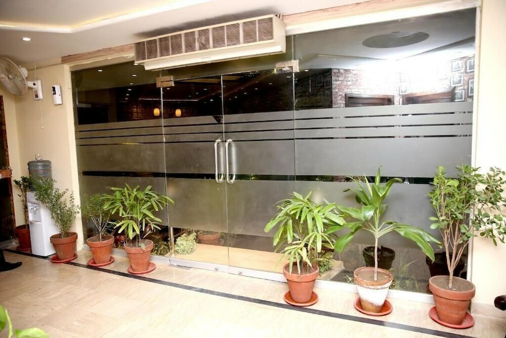 Фото Premier Inn Gulberg Lahore
