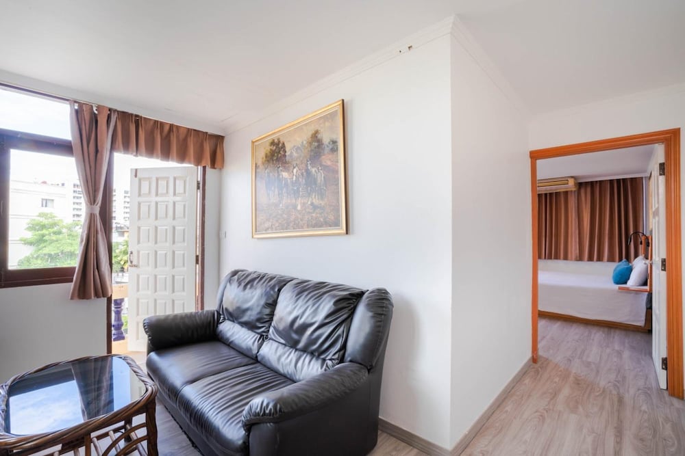 Фото Shagwell Mansions Pattaya