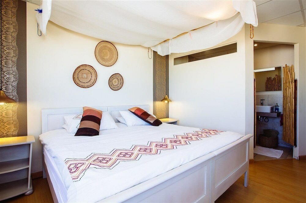 Фото Swept Away Guest House