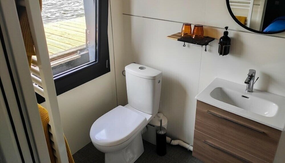 Фото Péniche Carpe Diem La Rivière House