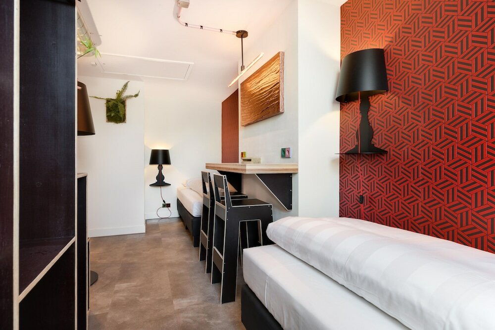 Фото The Monument Hotel