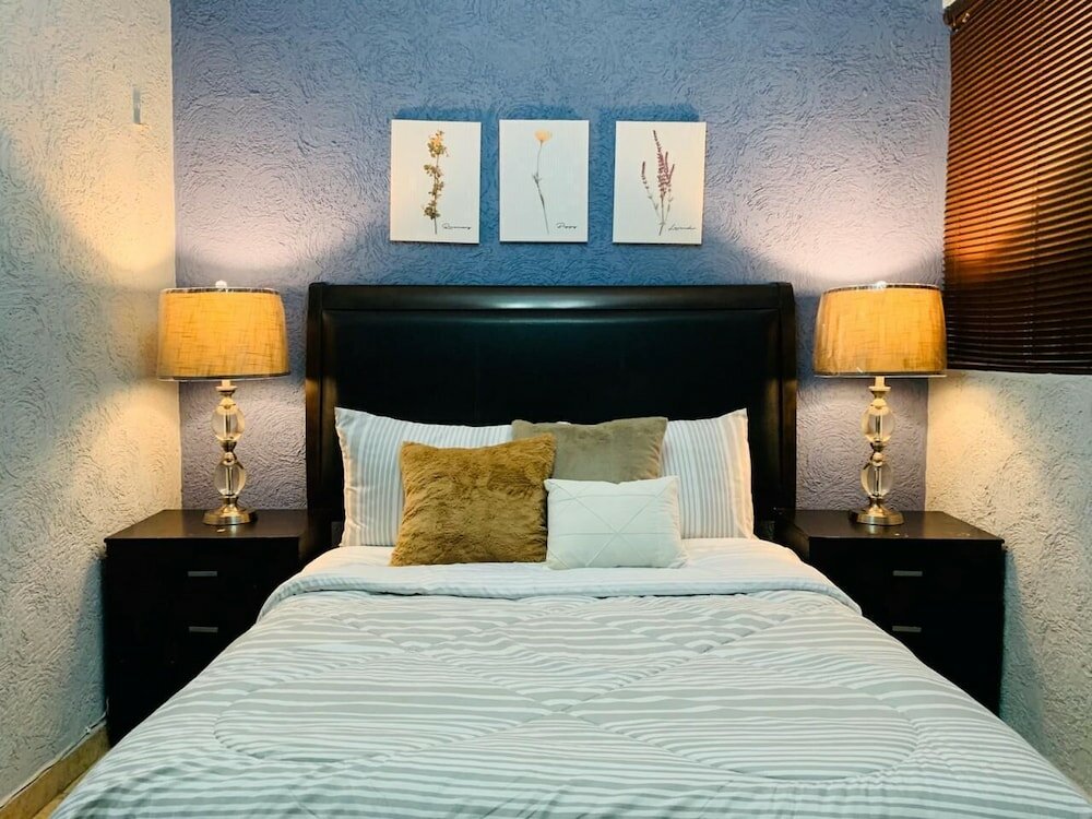 Фото Franks House