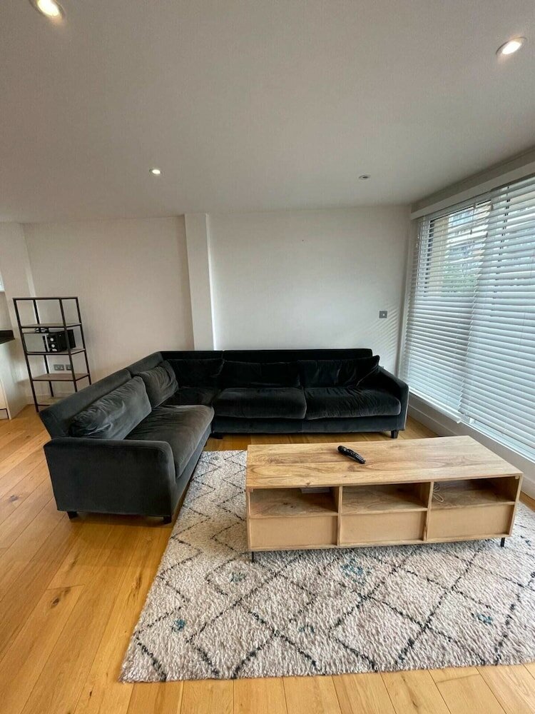 Фото Bright & Modern 2 Bedroom Flat W/balcony - Whitechapel!