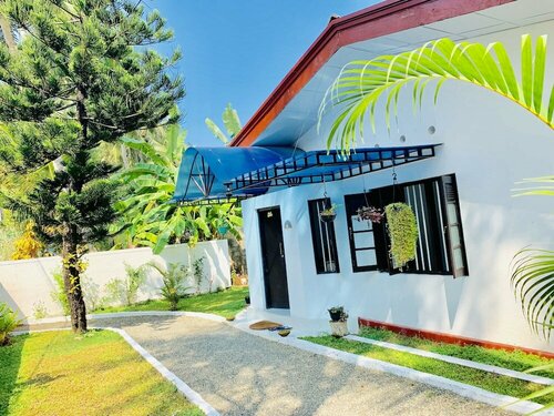 Гостиница Michs Beach Villa - Maggona в Западной провинции