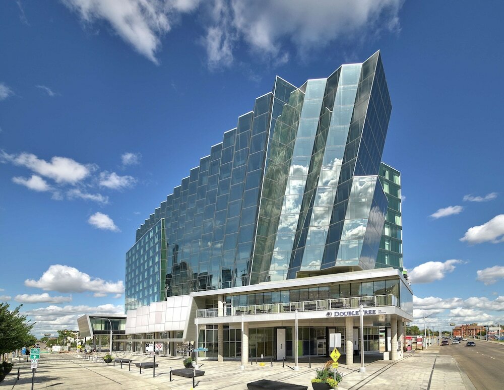 Фото DoubleTree by Hilton Edmonton Downtown
