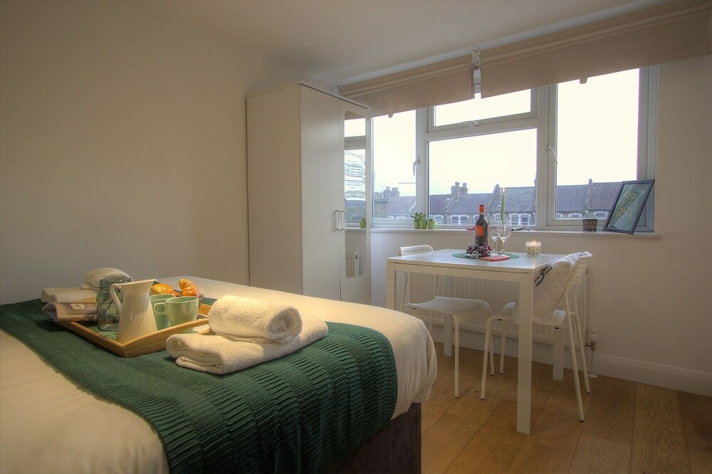 Фото R2 Medium Studio