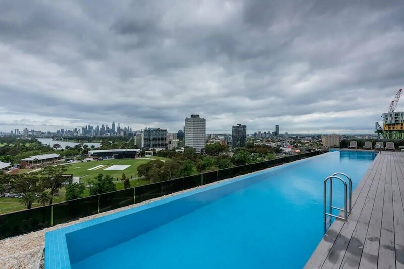 Гостиница Luxury 3 Bedroom Penthouse With Bay and City View в Мельбурне