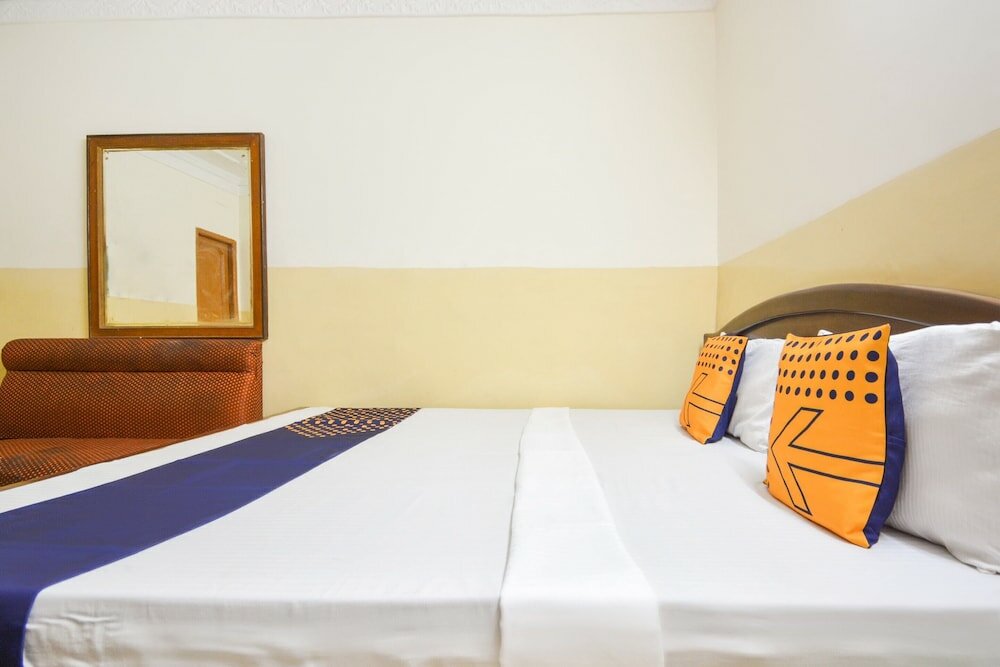 Фото Spot On 36686 Hotel Om Shanti Palace