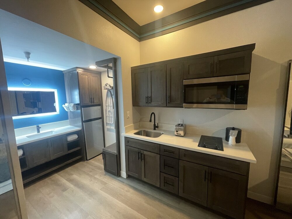 Фото Aspire Inn Studios & Spas