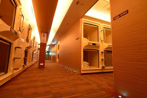 Гостиница Capsule inn Osaka в Осаке