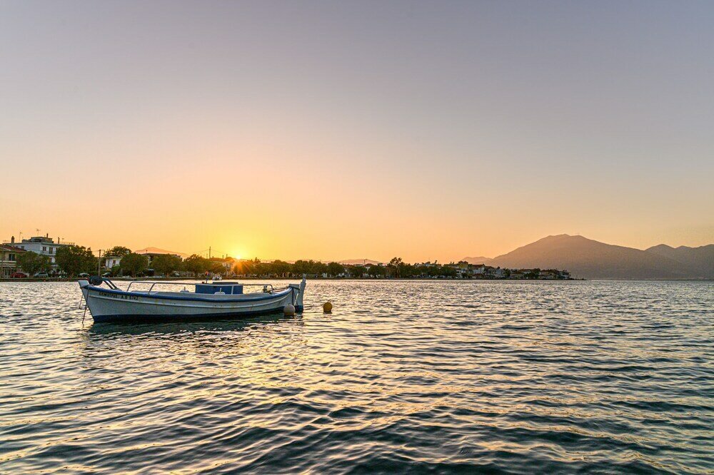 Фото Villa Filoxenia - by the sea - up to 12 guests