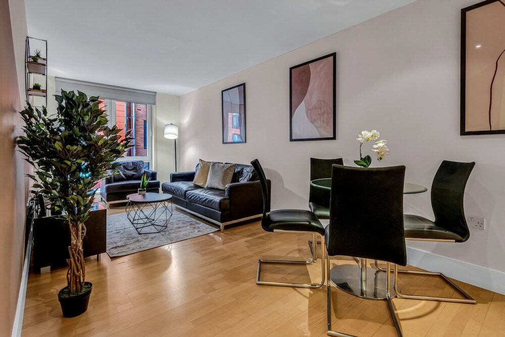 Фото 1 Bed Serviced Apartment near Blackfriars