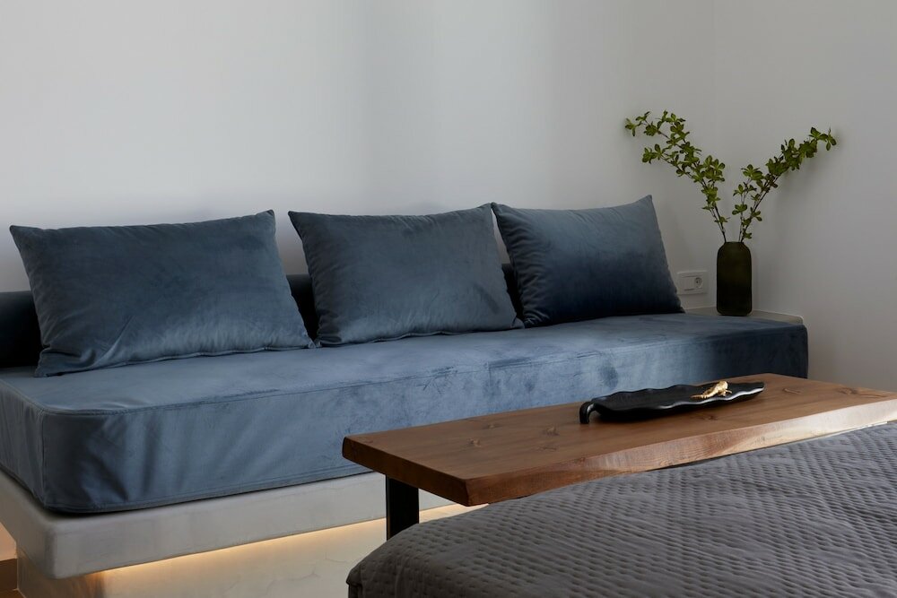 Фото Mountain and Sea Suites