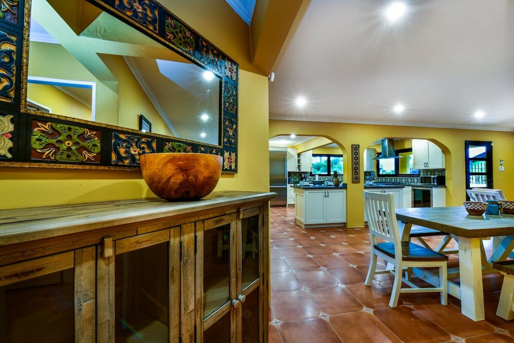 Фото Newly Renovated! Polynesian Themed in Noord!