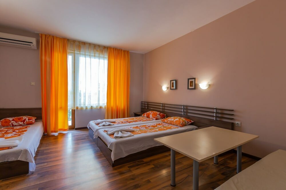 Фото Double Room in Dafinka Guest House