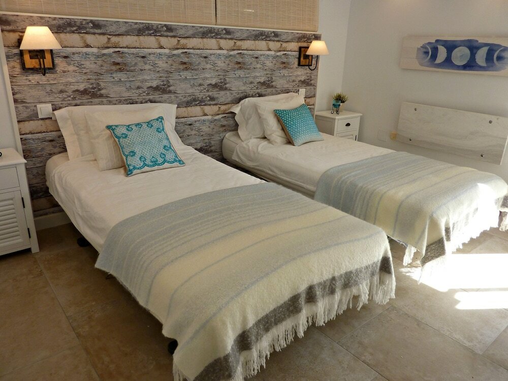 Фото Villa Breeze Boutique Guest Rooms Marbella