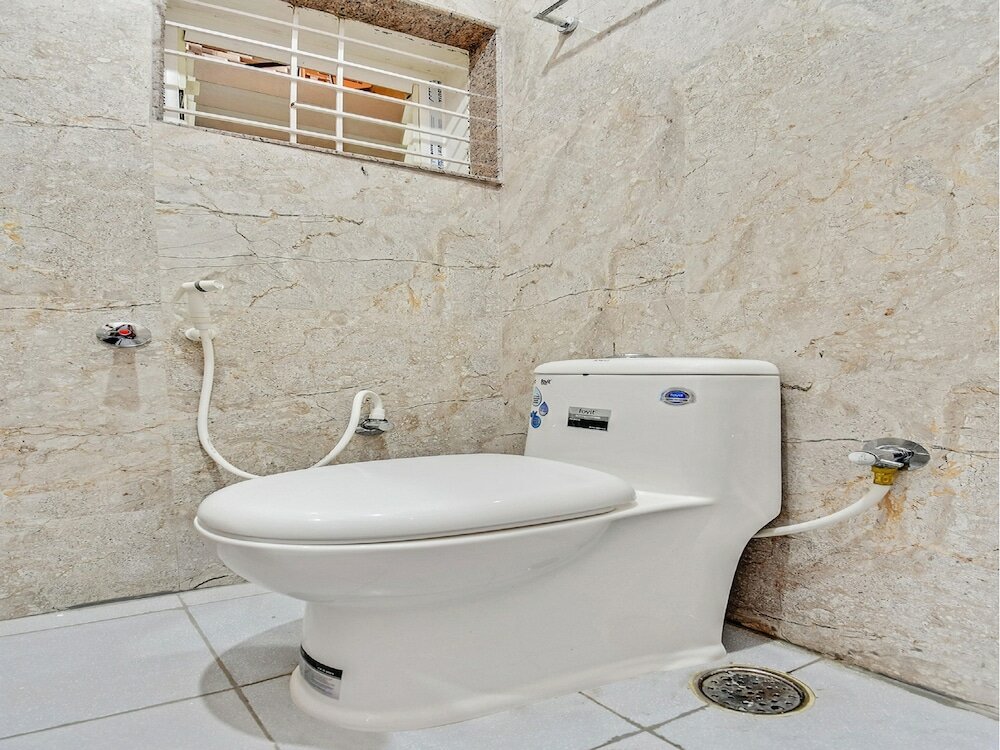 Фото Oyo 43308 Sri Sai Guru Comforts