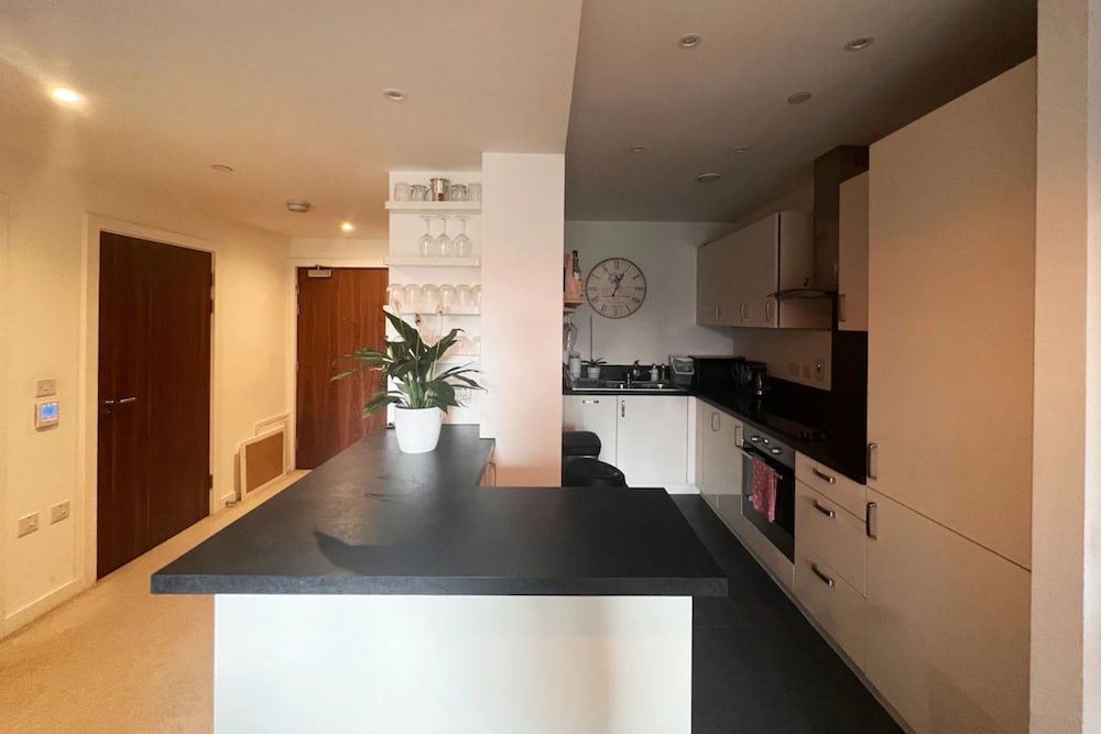Фото Central 1 Bedroom Apartment in Aldgate East in Zone 1