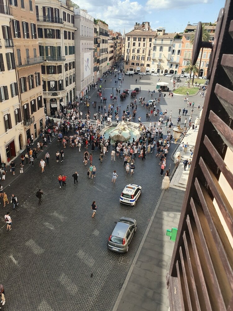 Фото Delsi Inn Piazza di Spagna 32