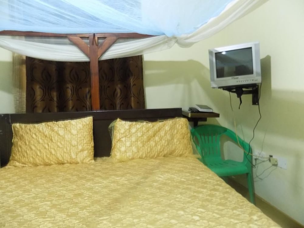 Фото Pride Travellers Hotel