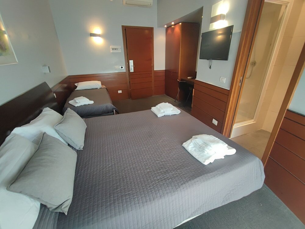 Фото Romalive Hotel