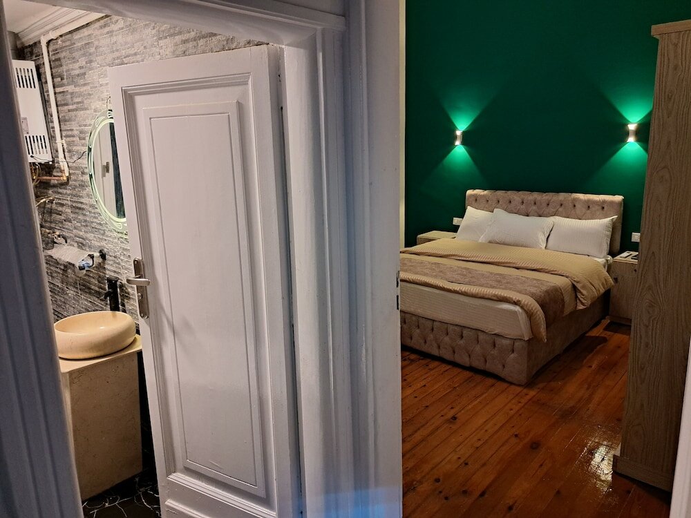 Фото Downtown Family Suites