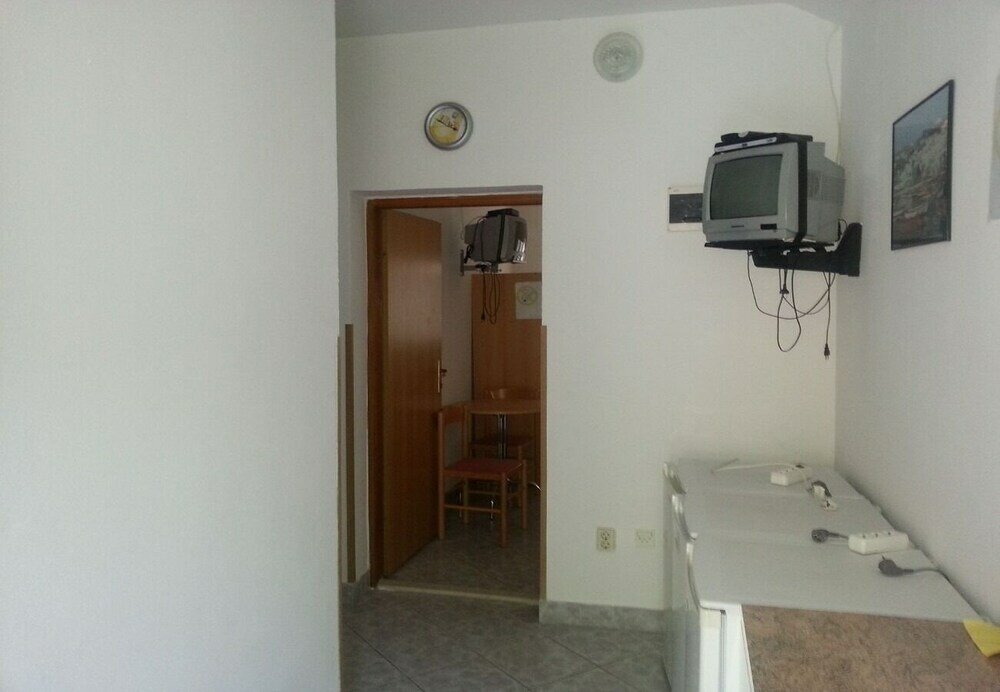 Фото Vido - 150 m From Beach - A2