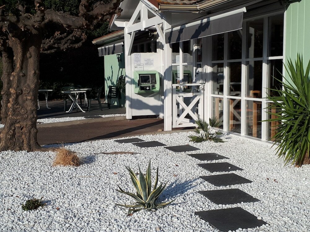 Фото Fasthôtel Avignon Nord