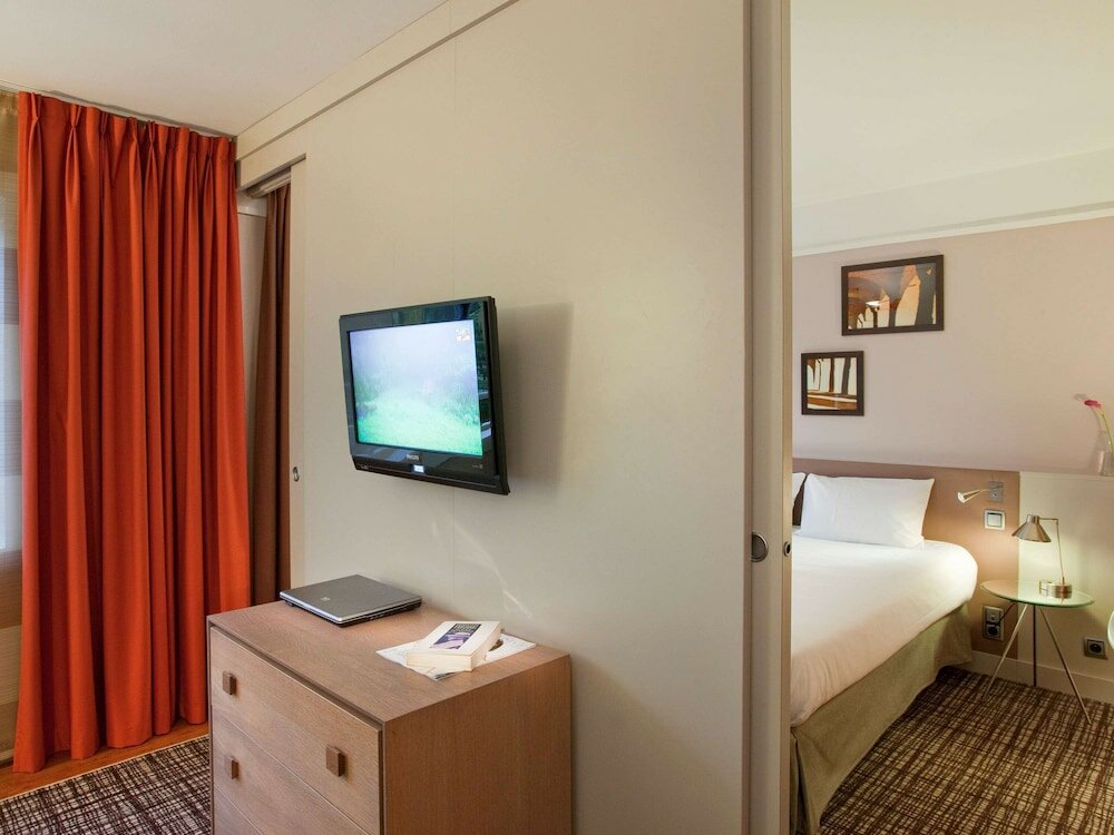 Фото Residence Mercure Paris la Defense Grande Arche