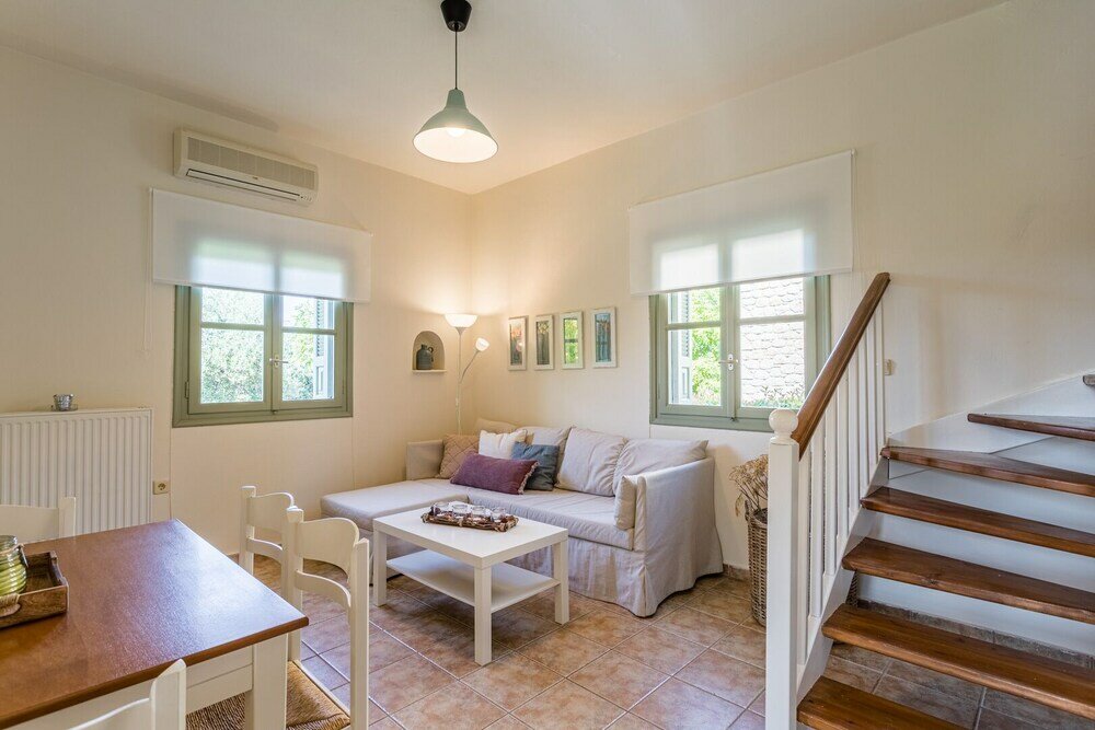 Фото Lithos Stoupa Villas