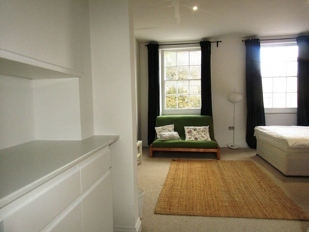 Фото Large Private Double En-suite - 5