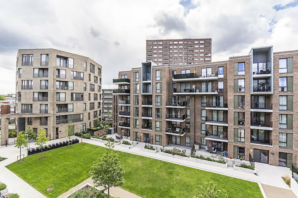 Фото Stunning Brand New Westminster Apartment