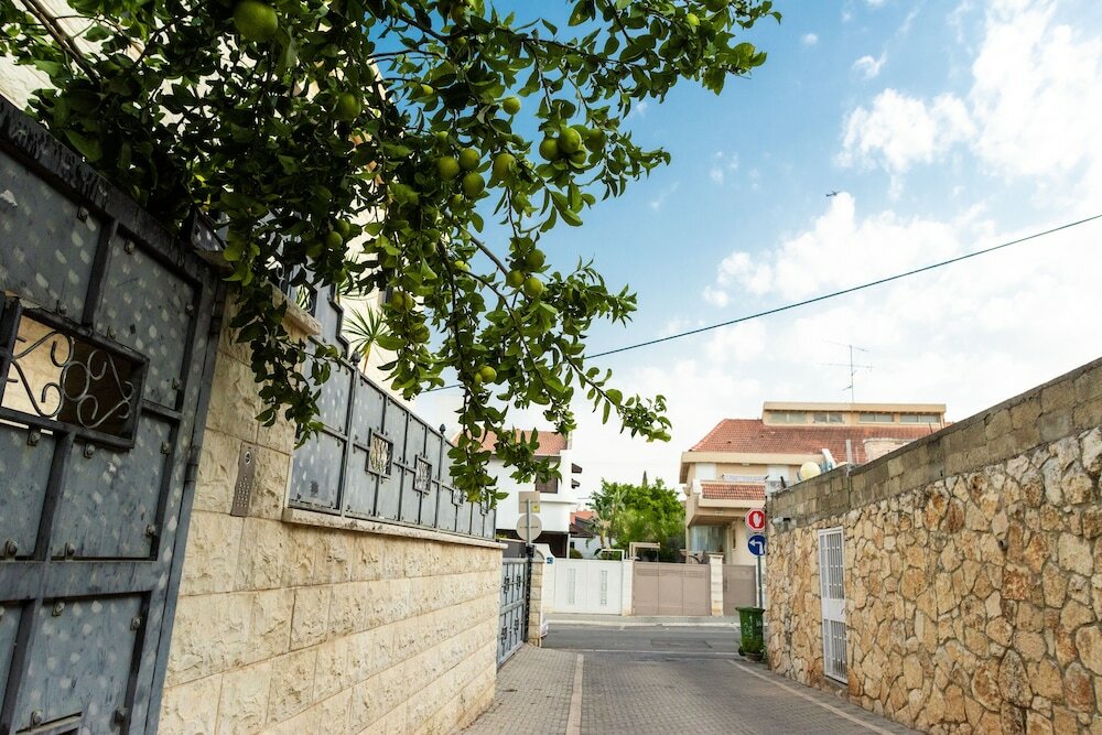 Фото Grace Holon Villa & Pool