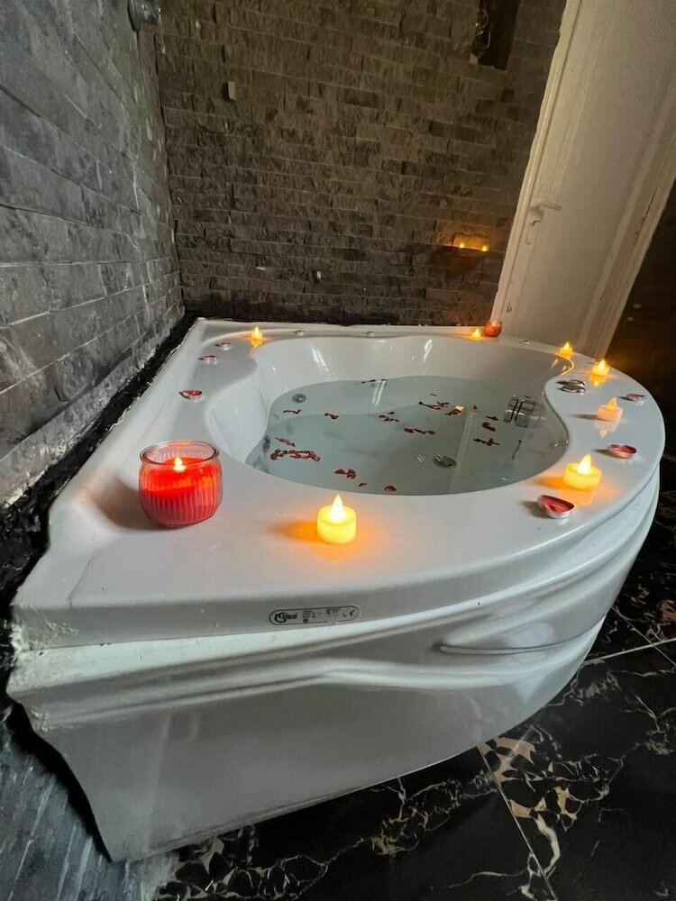 Фото Downtown Family Suites